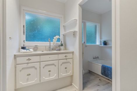 Photo of property in 35 Gretel Place, Hillcrest, Auckland, 0627