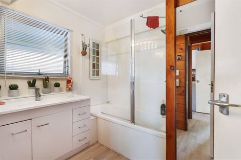 Photo of property in 13 Kyeemagh Street, Botany Downs, Auckland, 2010