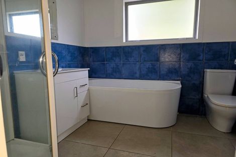 Photo of property in 50 Postgate Drive, Whitby, Porirua, 5024