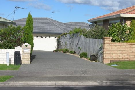 Photo of property in 21 Kath Hopper Drive, Orewa, 0931