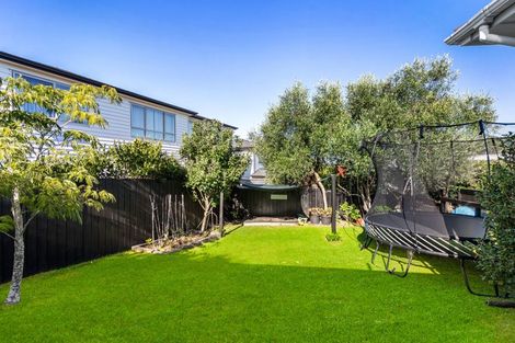 Photo of property in 2/16 Kenmure Avenue, Forrest Hill, Auckland, 0620