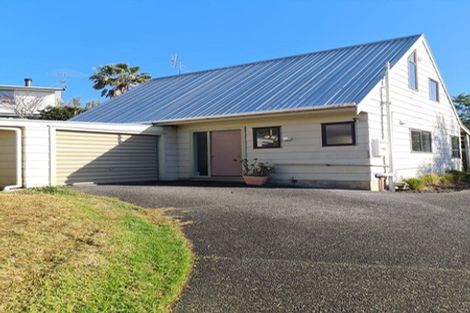 Photo of property in 2/37 Alexander Avenue, Torbay, Auckland, 0630