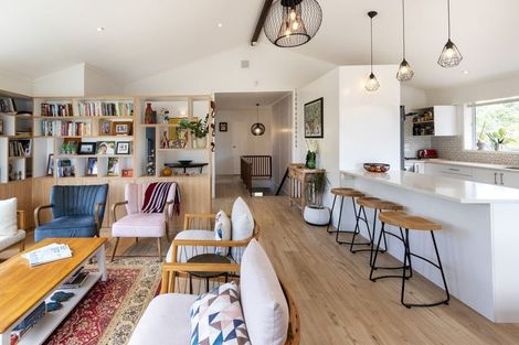 Photo of property in 12 Cheriton Road, Mellons Bay, Auckland, 2014