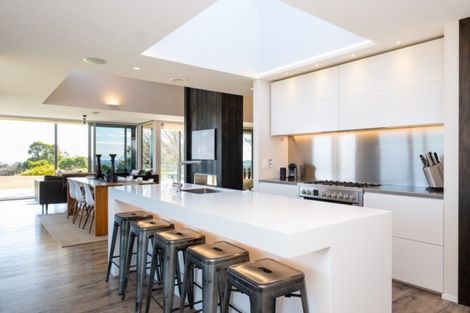 Photo of property in 207 Durham Drive, Havelock North, 4130