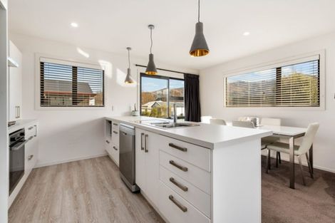 Photo of property in 11 Kapuka Lane, Wanaka, 9305