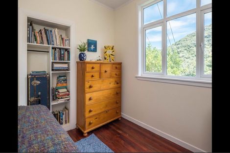 Photo of property in 175 Houghton Bay Road, Houghton Bay, Wellington, 6023