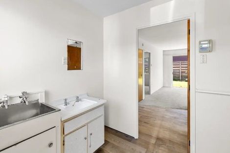 Photo of property in 2/124 Ngamotu Road, Spotswood, New Plymouth, 4310