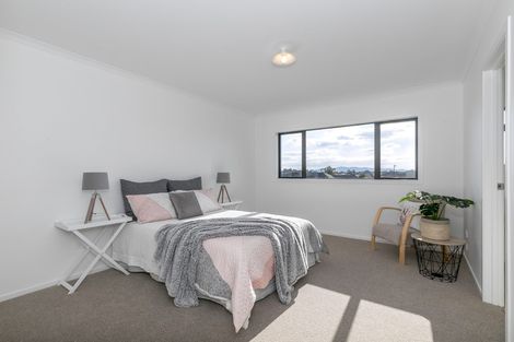 Photo of property in 8 Bosun Place, Te Atatu Peninsula, Auckland, 0610