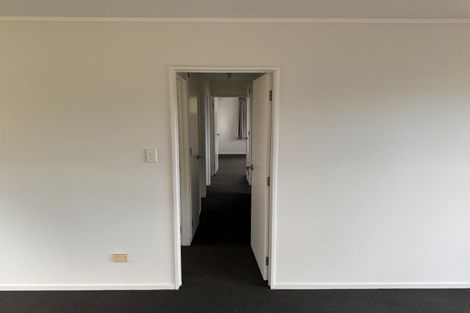 Photo of property in 10 Kaponga Crescent, New Lynn, Auckland, 0600