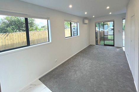 Photo of property in 4/137 Tirimoana Road, Te Atatu South, Auckland, 0602
