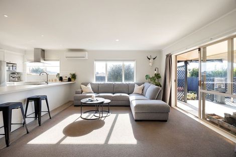 Photo of property in 30 Rosehill Place, Nawton, Hamilton, 3200