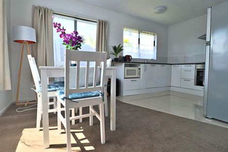 Photo of property in 34 Horlicks Place, Randwick Park, Auckland, 2105