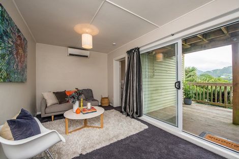 Photo of property in 19a Montgomery Avenue, Rothesay Bay, Auckland, 0630