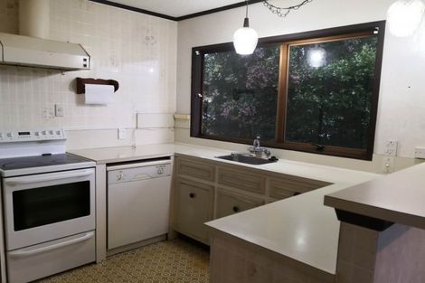 Photo of property in 61b Highland Park Drive, Highland Park, Auckland, 2010