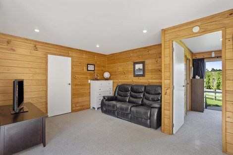 Photo of property in 136 Oraha Road, Kumeu, 0892