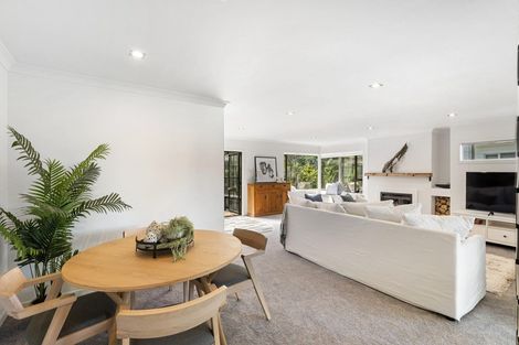 Photo of property in 8 Bellcroft Place, Belmont, Auckland, 0622