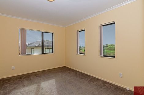 Photo of property in 117 Keri Vista Rise, Papakura, 2110