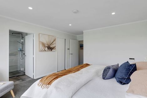 Photo of property in 13a Main Road, Titahi Bay, Porirua, 5022