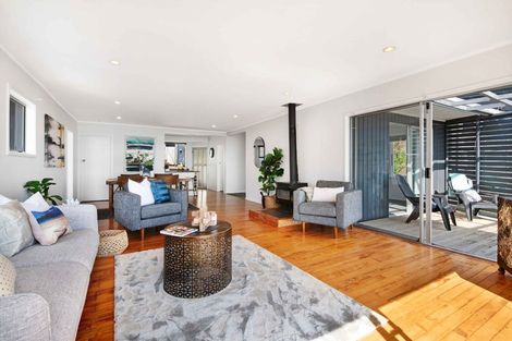 Photo of property in 1099 Whangaparaoa Road, Tindalls Beach, Whangaparaoa, 0930