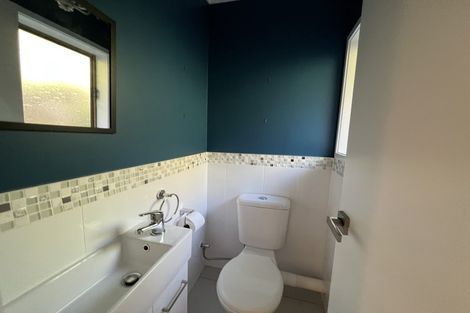 Photo of property in 29 Himalaya Drive, Half Moon Bay, Auckland, 2012