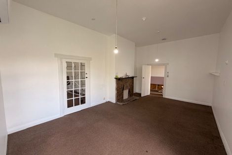 Photo of property in 60 Kelburn Parade, Kelburn, Wellington, 6012