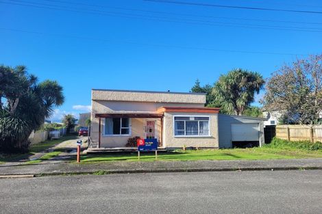 Photo of property in 6 The Esplanade, Westport, 7825