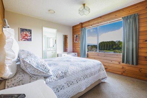 Photo of property in 26 Marchant Place, Westown, New Plymouth, 4310