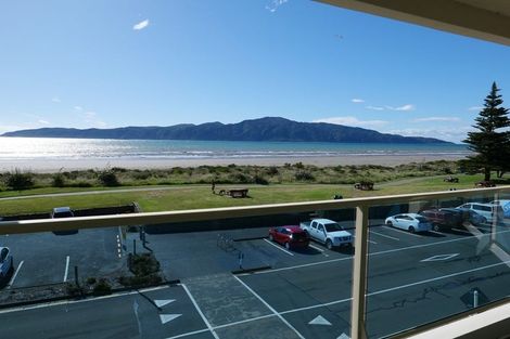 Photo of property in Ocean Apartments, 44-46 Marine Parade, Paraparaumu Beach, Paraparaumu, 5032