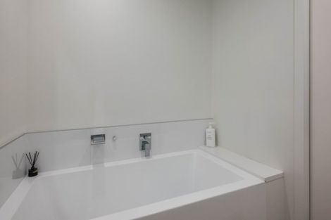 Photo of property in 2/77 Nevay Road, Miramar, Wellington, 6022