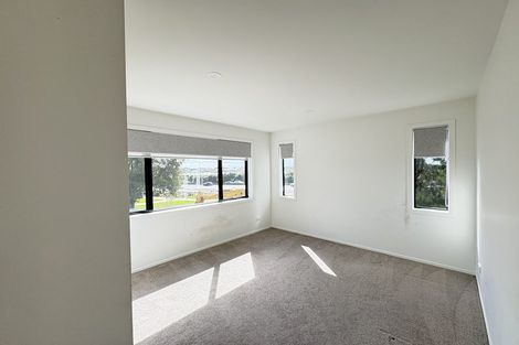 Photo of property in 64d Royal Road, Te Atatu South, Auckland, 0610