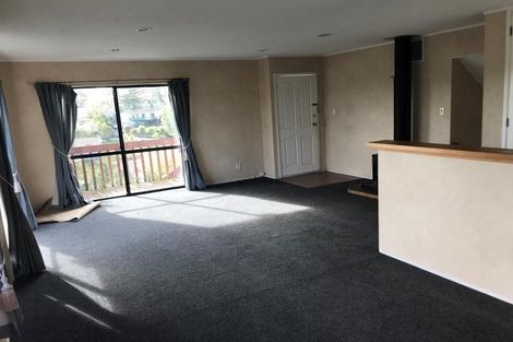 Photo of property in 3/75 Stanley Road, Glenfield, Auckland, 0629