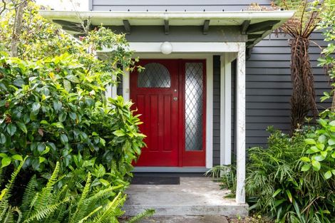 Photo of property in 114 Thompson Road, Bluff Hill, Napier, 4110