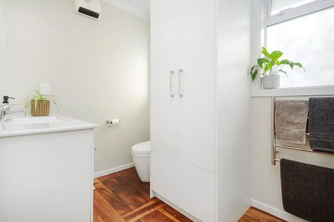 Photo of property in 3 Findlay Street, Tawa, Wellington, 5028