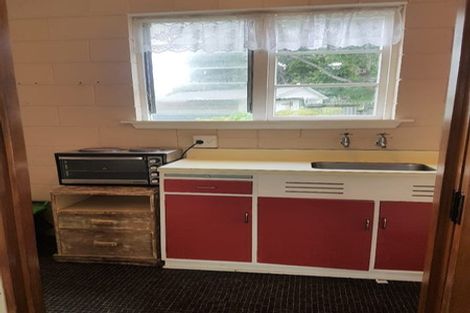 Photo of property in 528-530 Devon Street East, Fitzroy, New Plymouth, 4312