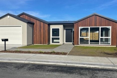 Photo of property in 24 Koru Loop, Paraparaumu, 5032
