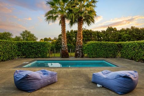 Photo of property in 1 Ngaire Close, Wainui, Silverdale, 0994