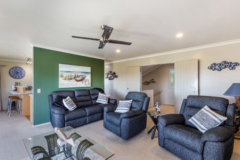 Photo of property in 41 Kinder Street, Acacia Bay, Taupo, 3330