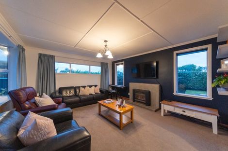 Photo of property in 16 Nairn Crescent, Awapuni, Palmerston North, 4412