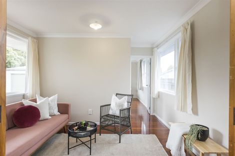 Photo of property in 12 Snowdon Avenue, Terrace End, Palmerston North, 4410