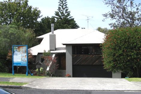 Photo of property in 14 Asbury Crescent, Campbells Bay, Auckland, 0630