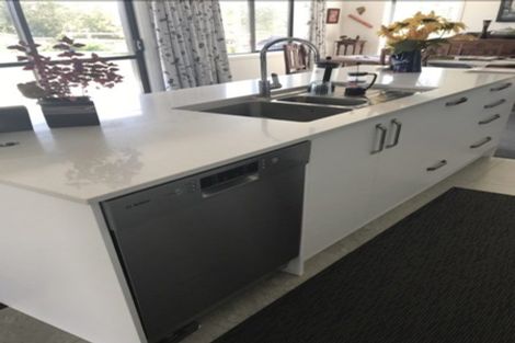 Photo of property in 3 Les Wakefield Road, Mapua, 7005