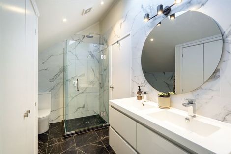 Photo of property in 2/27 Stafford Road, Northcote Point, Auckland, 0627