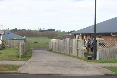 Photo of property in 21 Limousin Place, Grandview Heights, Hamilton, 3200