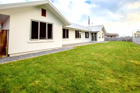 Photo of property in 3 Tussock Place, Stoke, Nelson, 7011