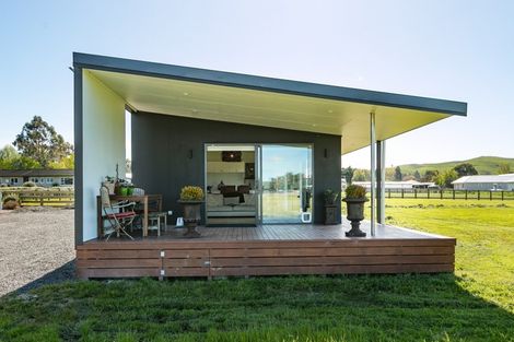 Photo of property in 20 White Road, Otane, 4202