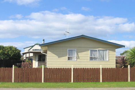 Photo of property in 42 Eversham Road, Mount Maunganui, 3116