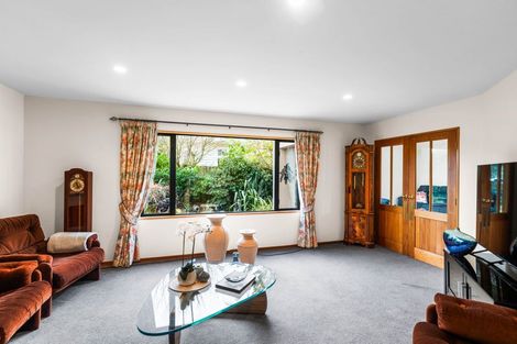 Photo of property in 140 Memorial Avenue, Burnside, Christchurch, 8053