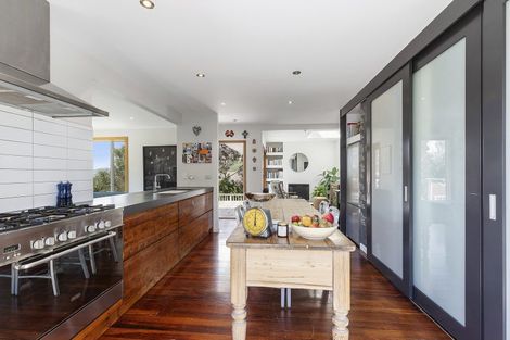 Photo of property in 18 Kapekape Place, Pukerua Bay, 5026