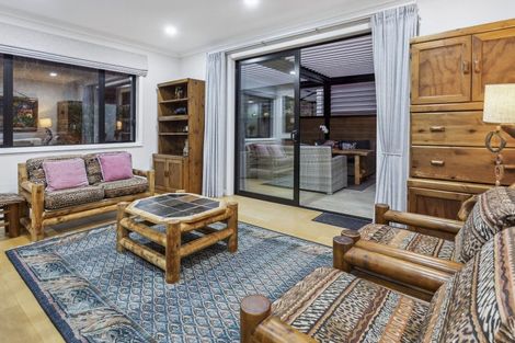 Photo of property in 10 Tawatawa Street, Long Bay, Auckland, 0630