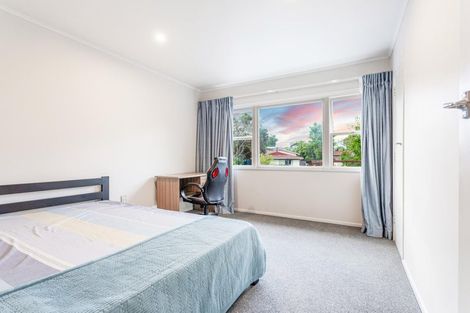 Photo of property in 111 Colwill Road, Massey, Auckland, 0614